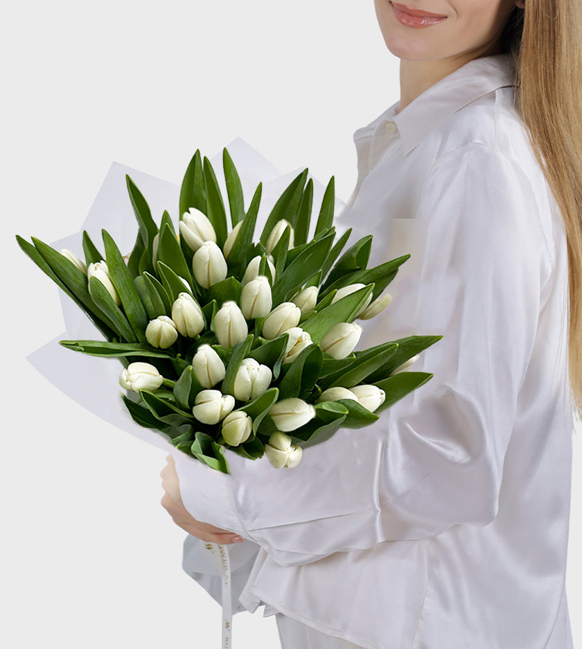 24 White Tulips